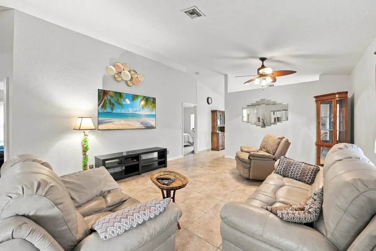 Residence photo 4