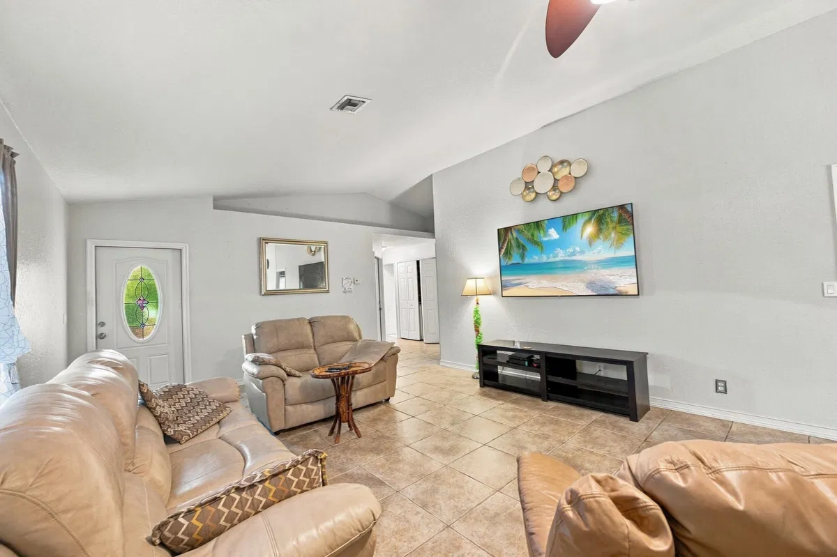 Residence photo 7