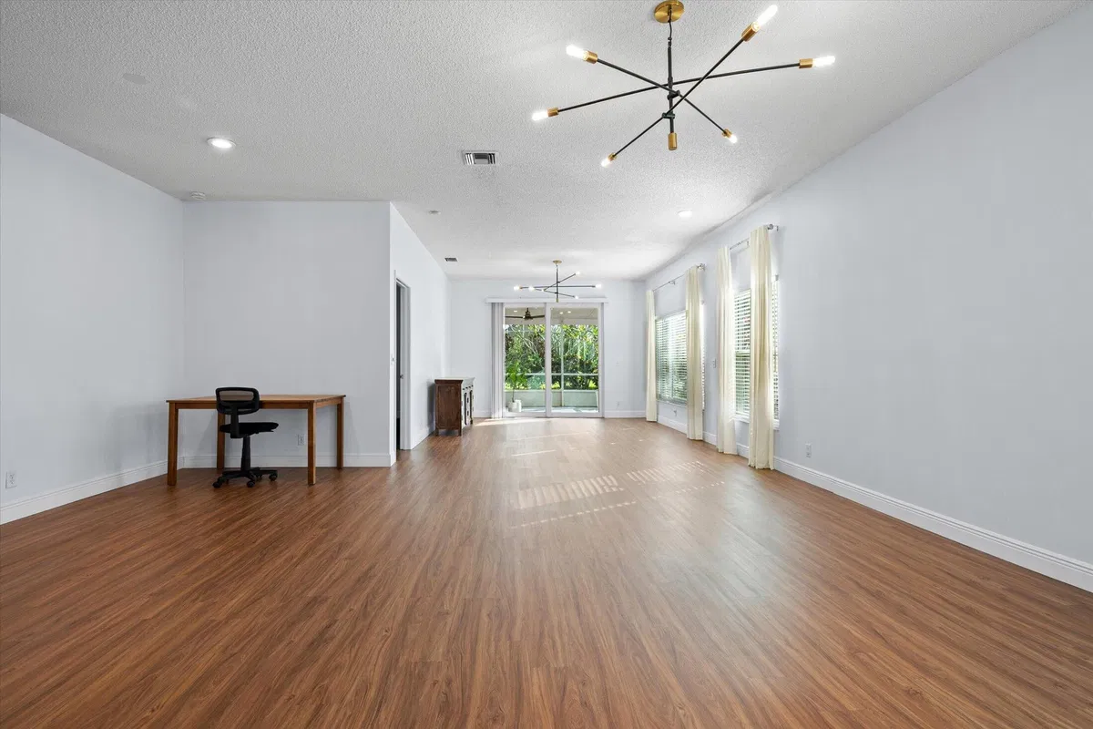 Residence photo 7