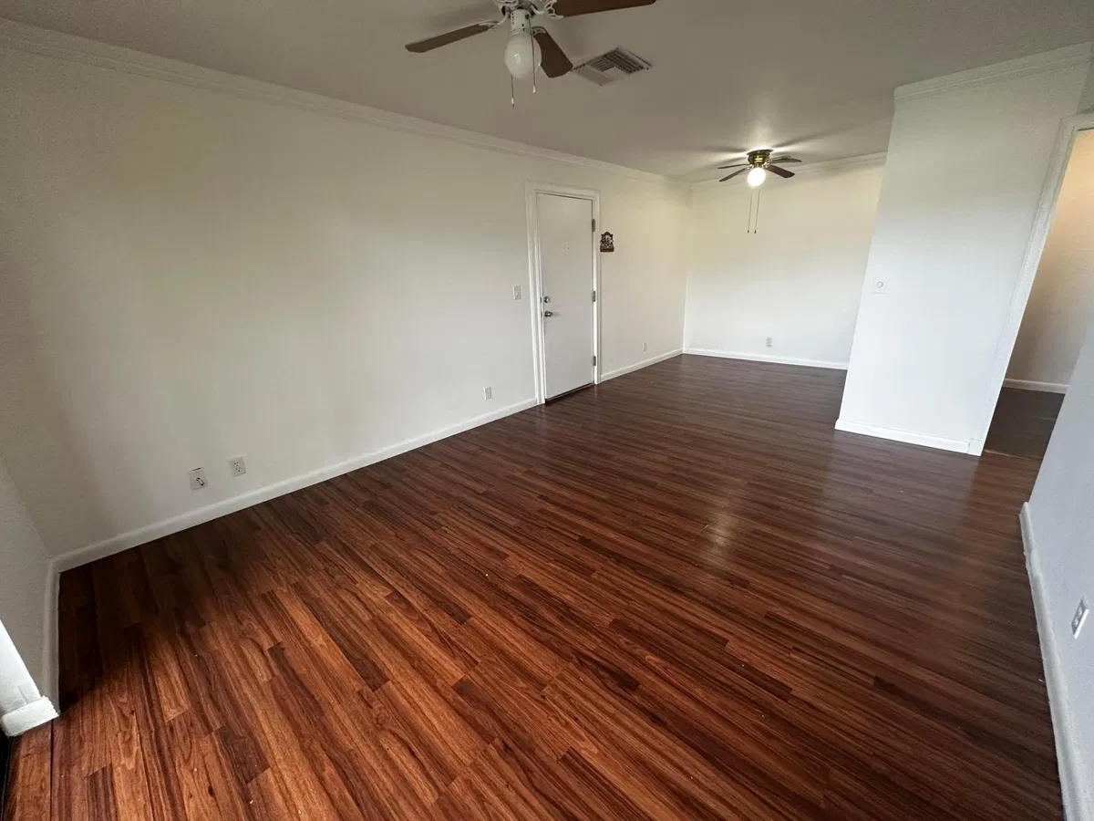 Unit 204 photo 4