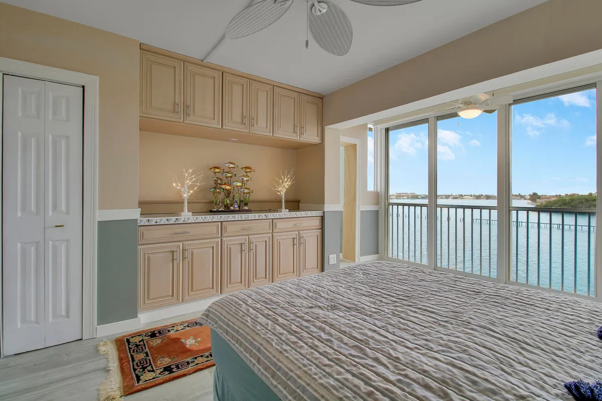 Unit 411 photo 25