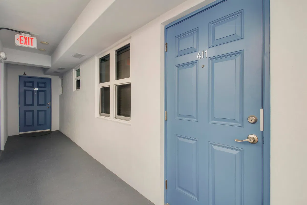  Unit 411 photo 40