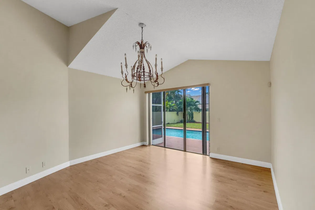  Residence photo 28