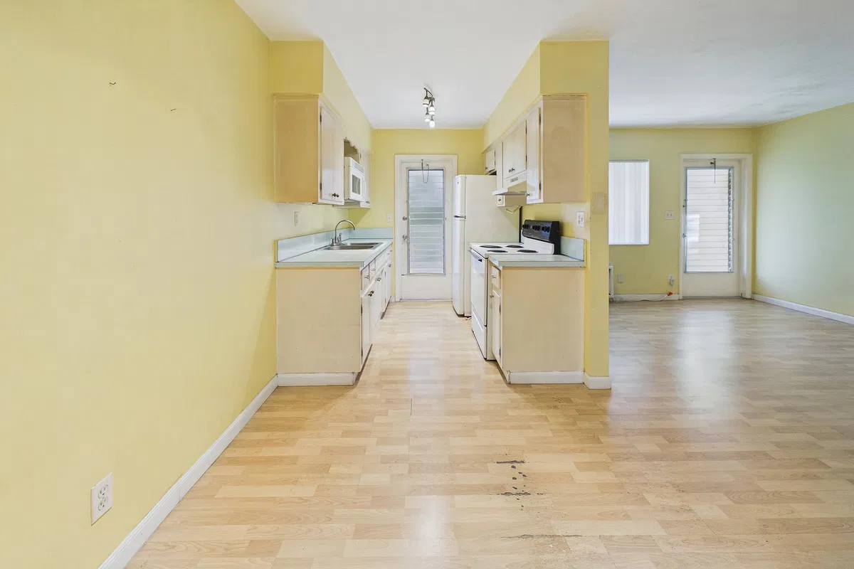 Unit 20 photo 4