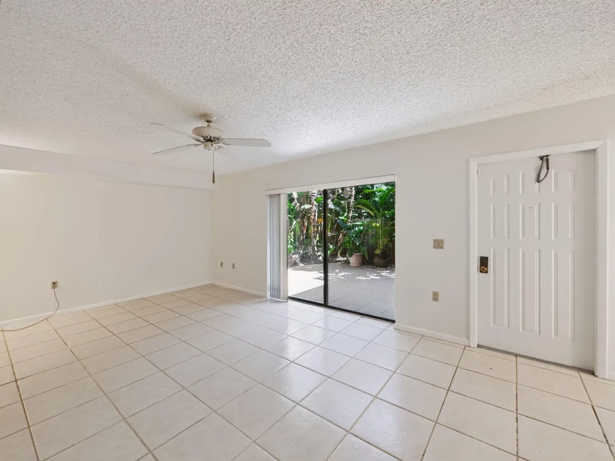 Residence photo 10