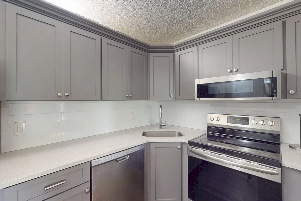 Unit 113-F1 photo 13