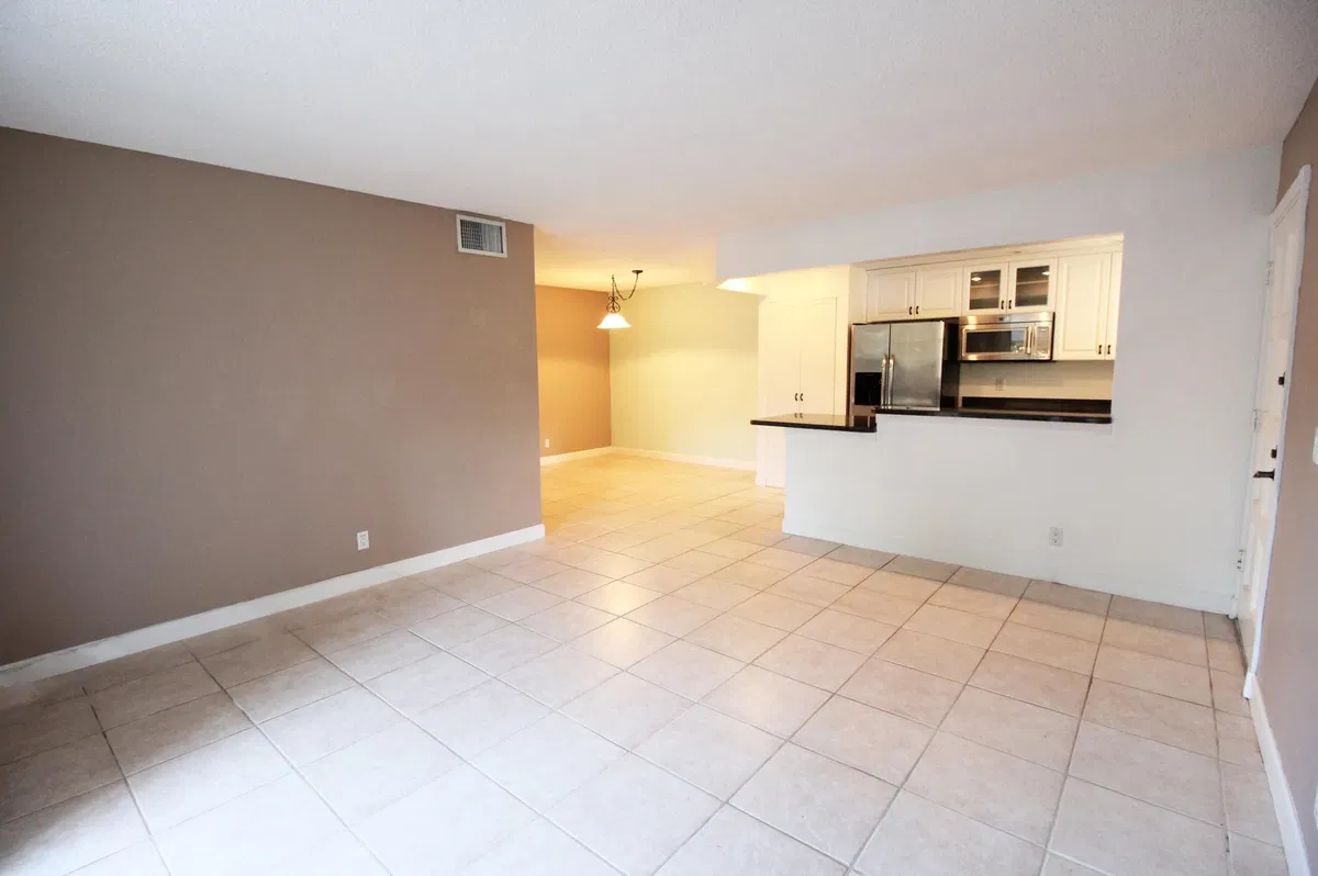 Unit 104A photo 4