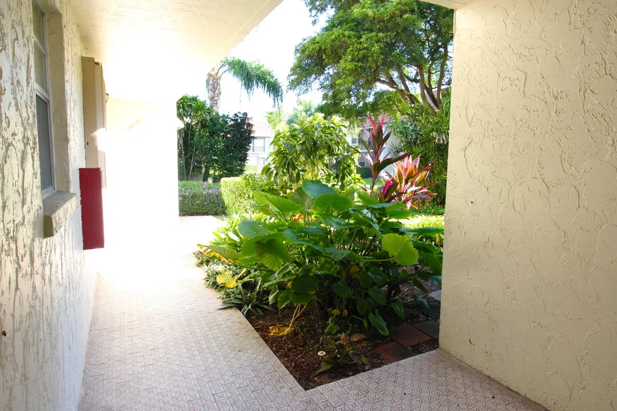 Unit 104A photo 16