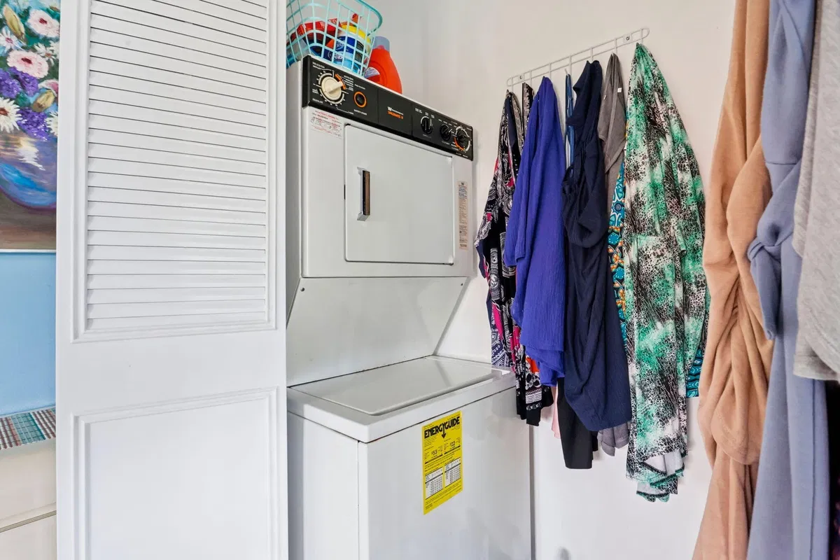 Residence photo 16