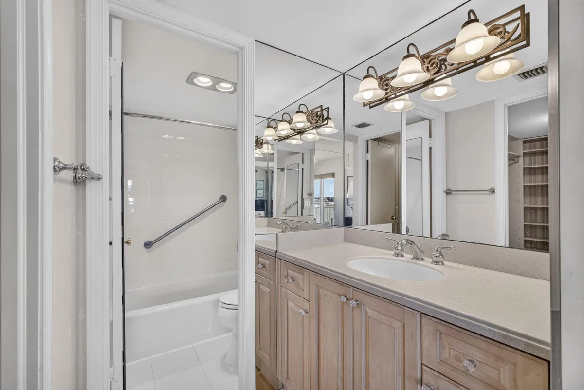 Singer Island Residence photo 22