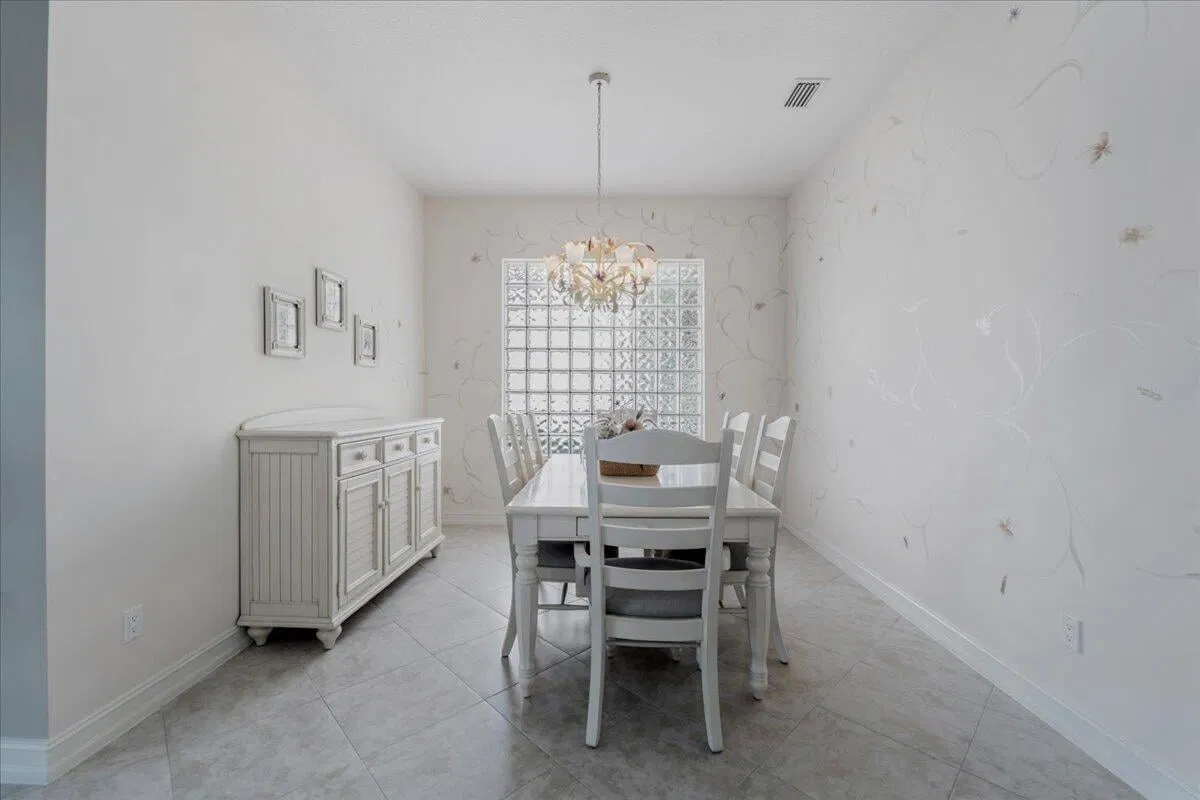 Residence photo 25
