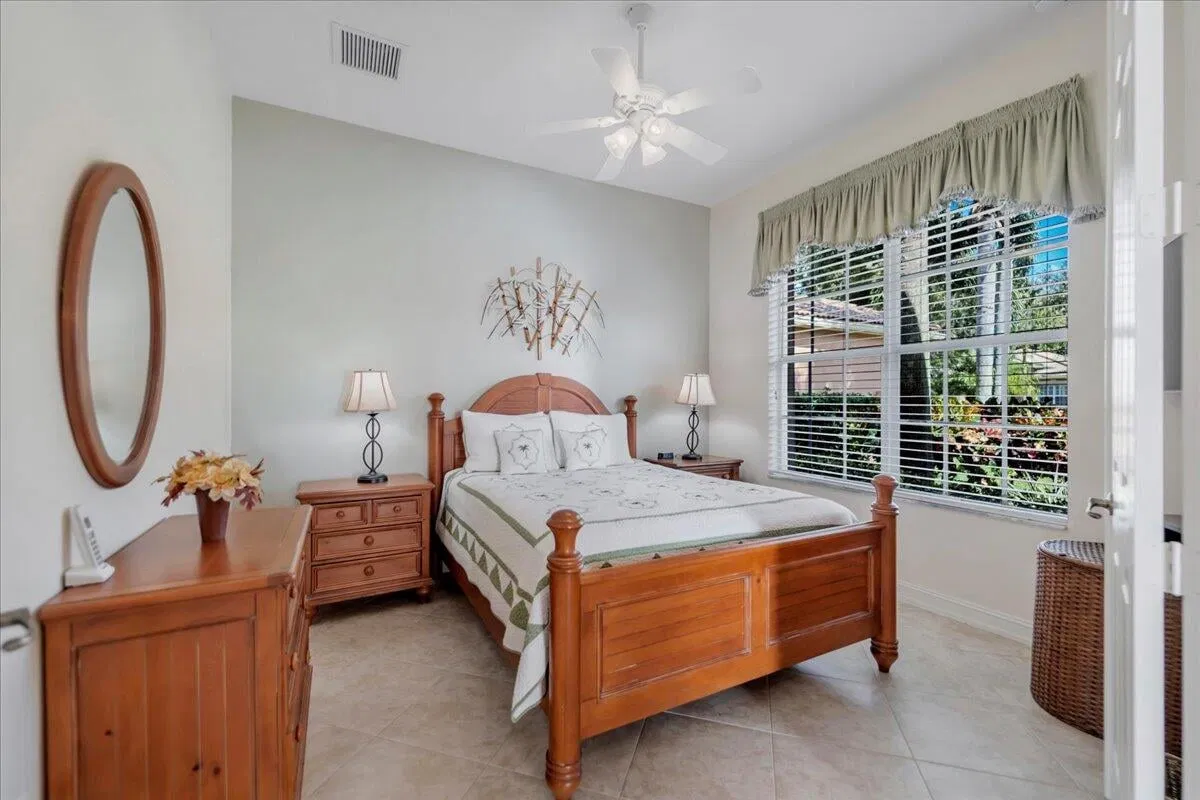 Residence photo 34