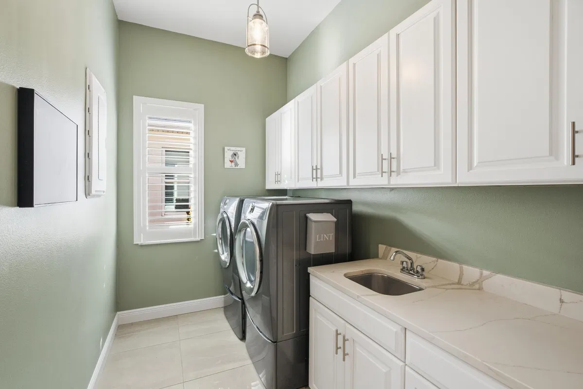 Residence photo 22