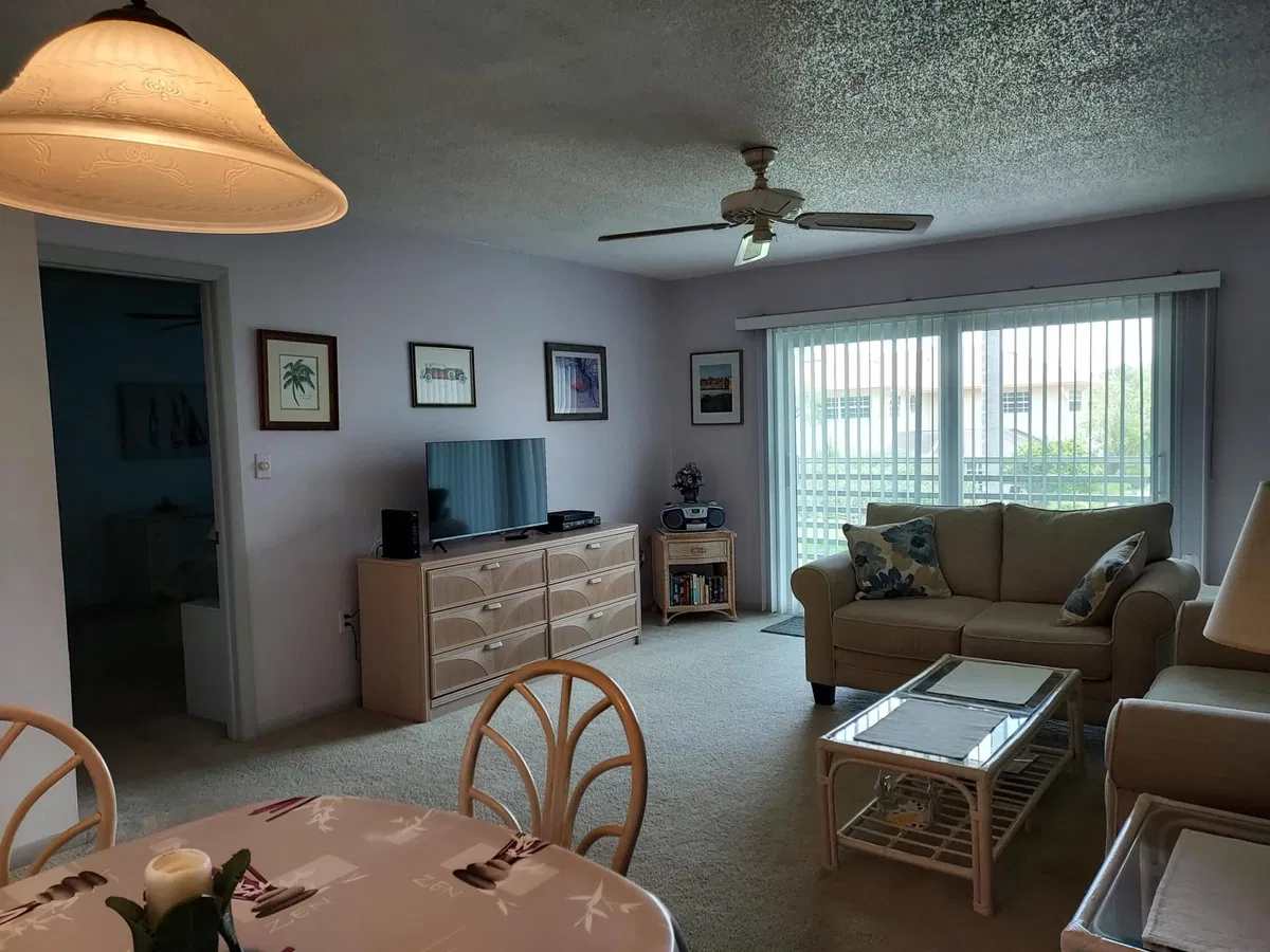 Unit 309 photo 10