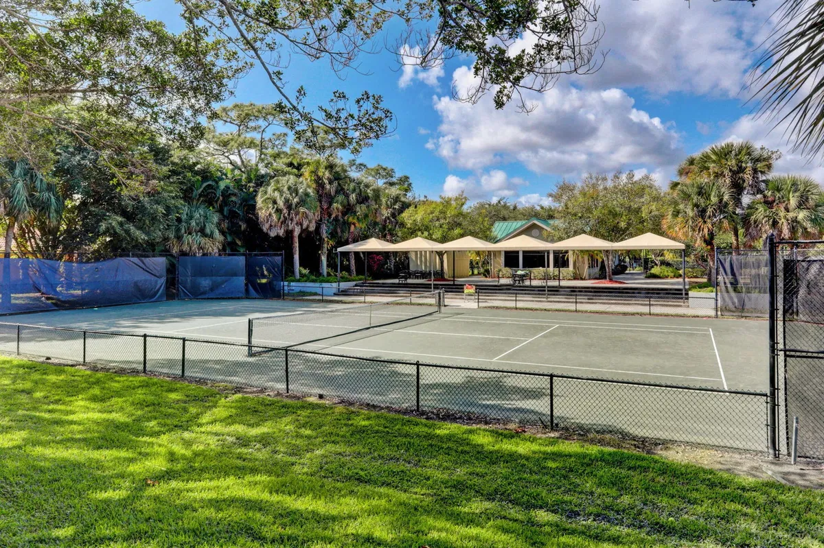 Residence photo 61