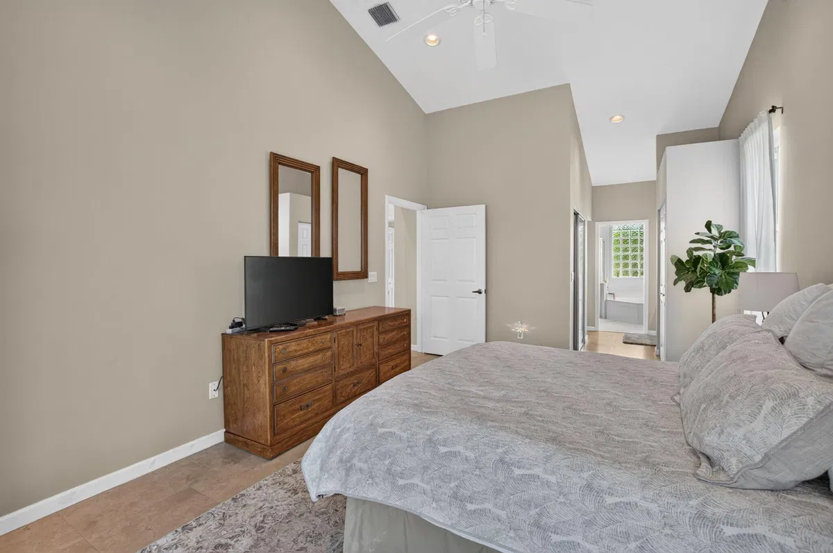 Residence photo 28