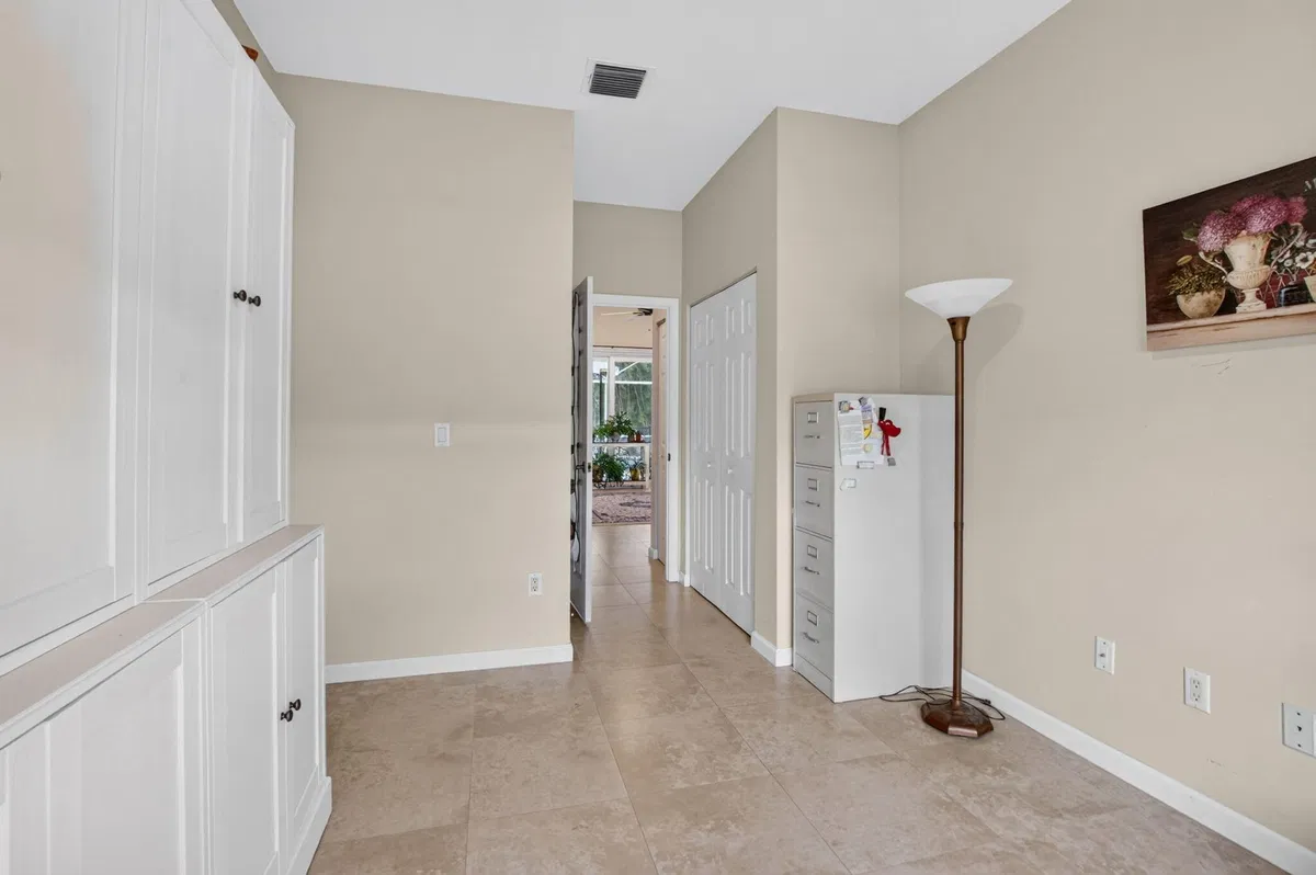 Residence photo 34