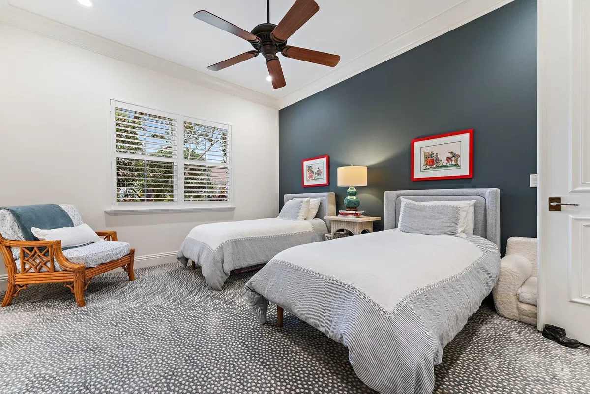 Residence photo 49