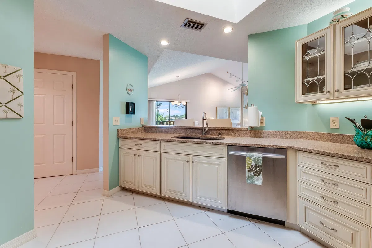  Unit 203 photo 7