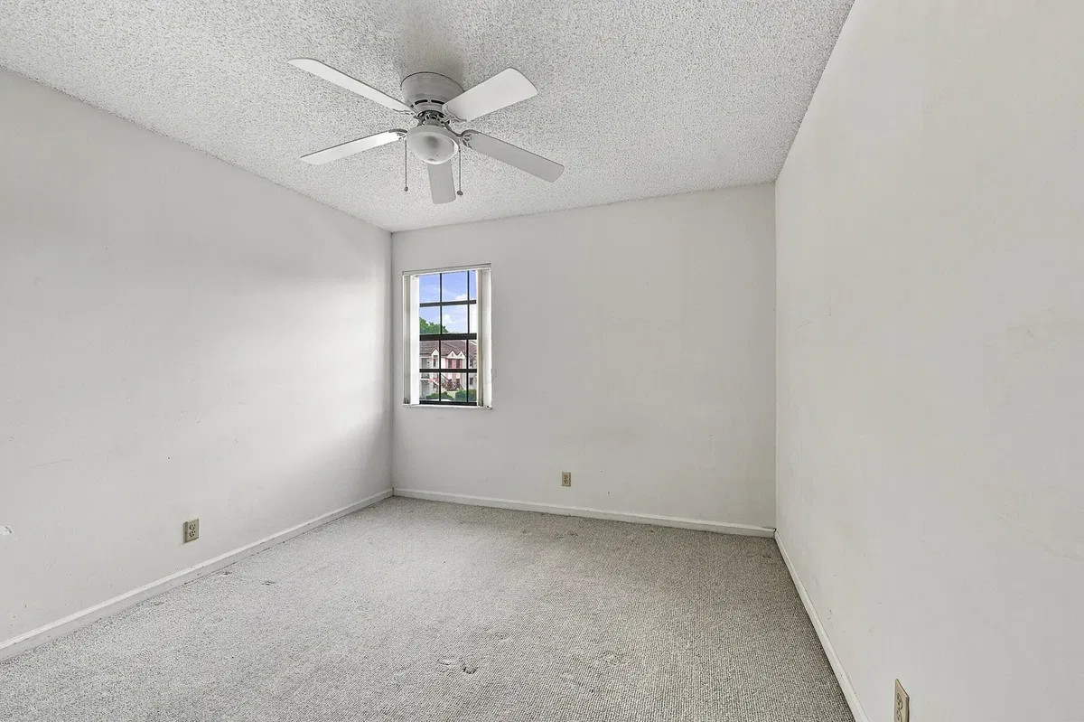  Unit N218 photo 19