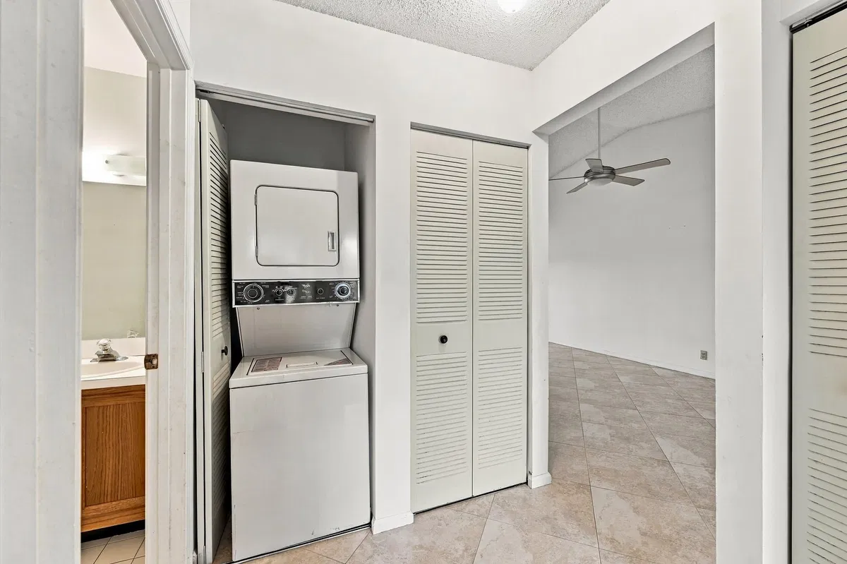  Unit N218 photo 22