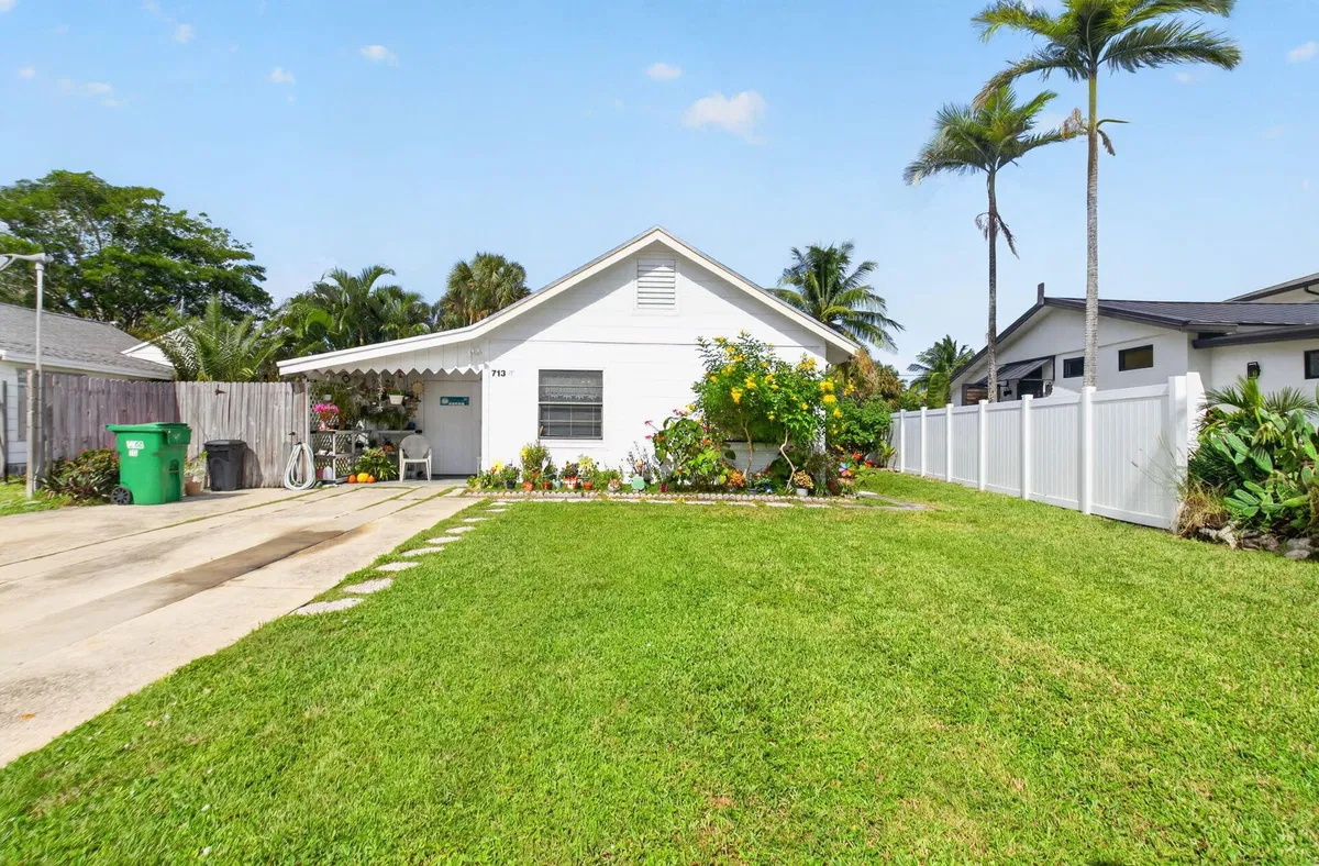 Palm Trail Delray Beach Residence