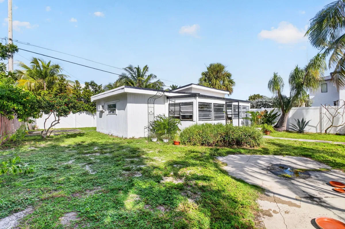 Palm Trail Delray Beach Residence photo 37