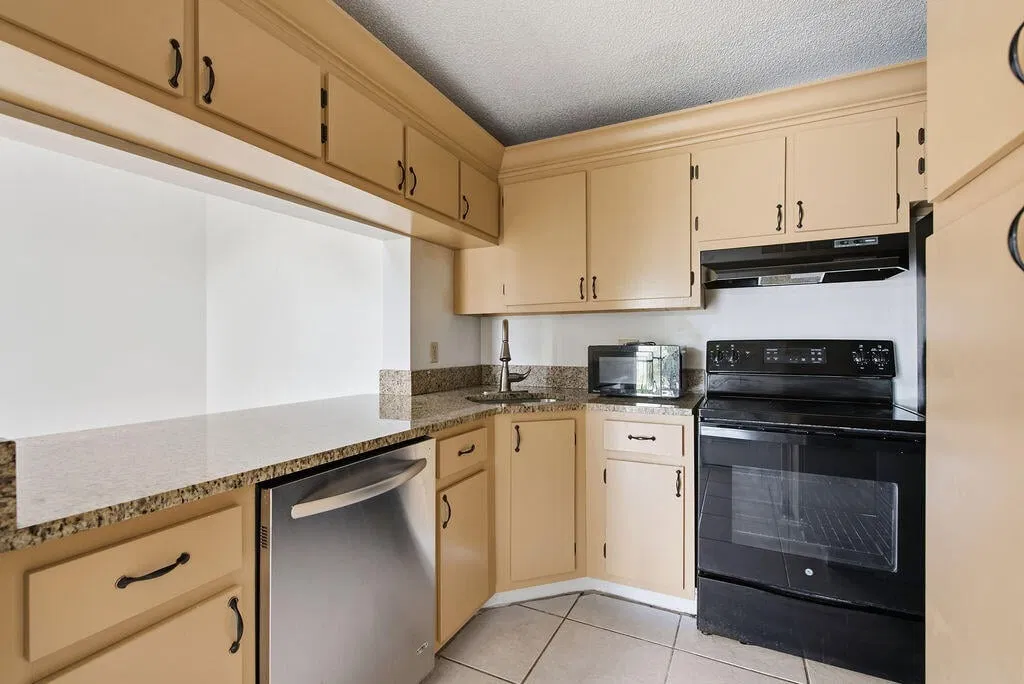  Unit B3 photo 16