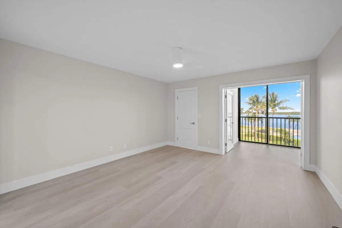 Unit 306 photo 25