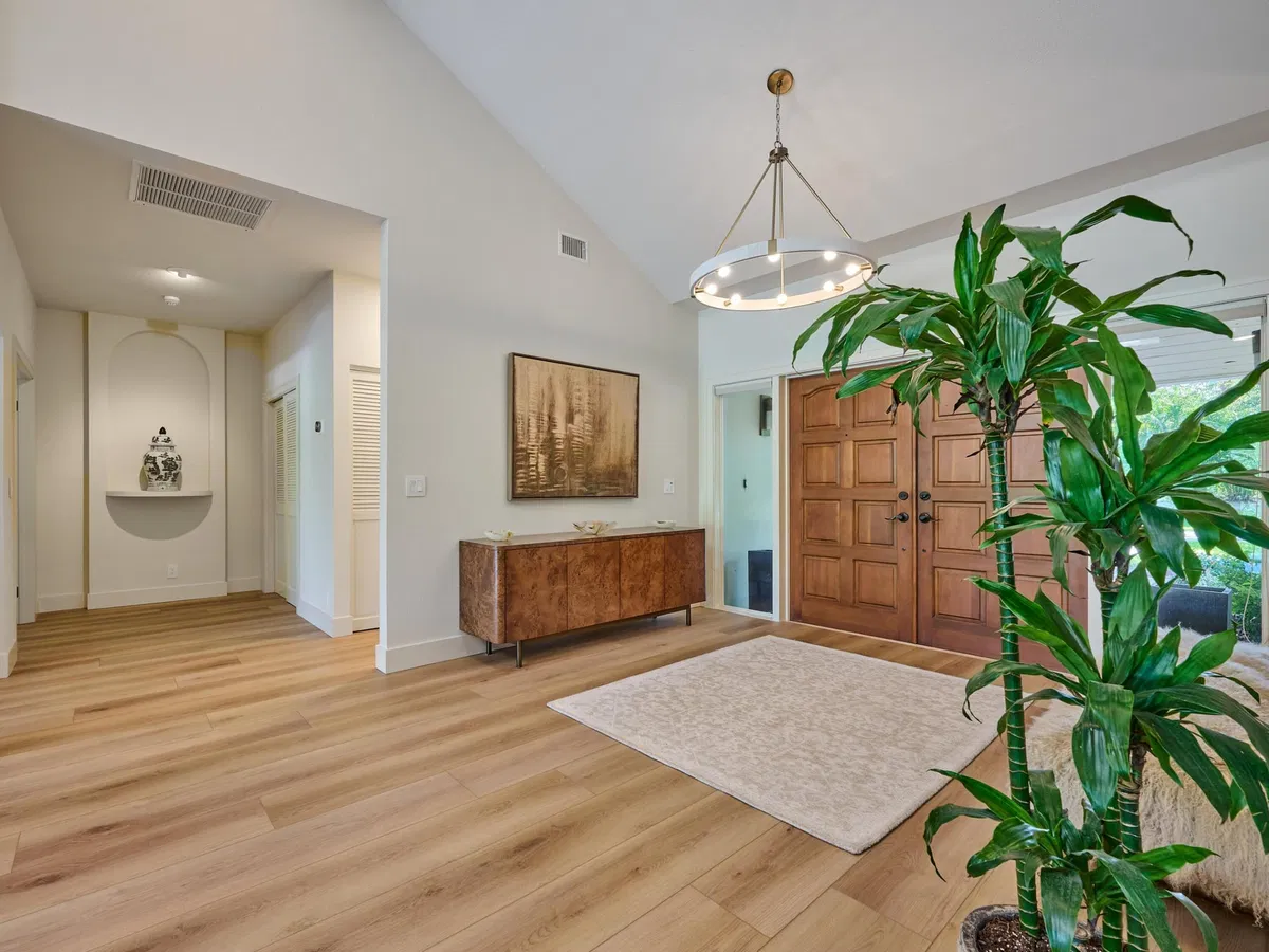  Residence photo 19