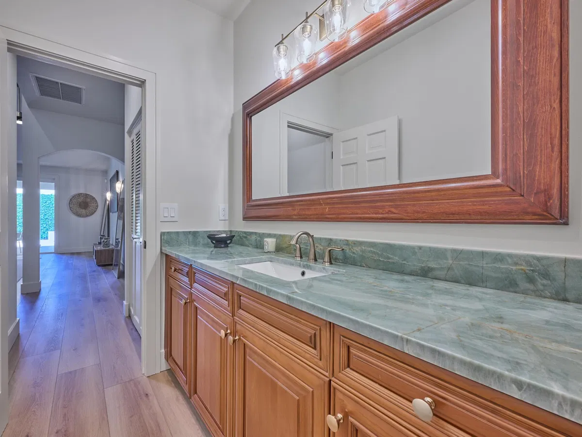  Residence photo 37
