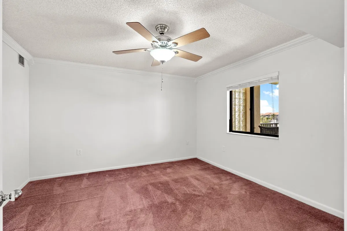  Unit 405 photo 13