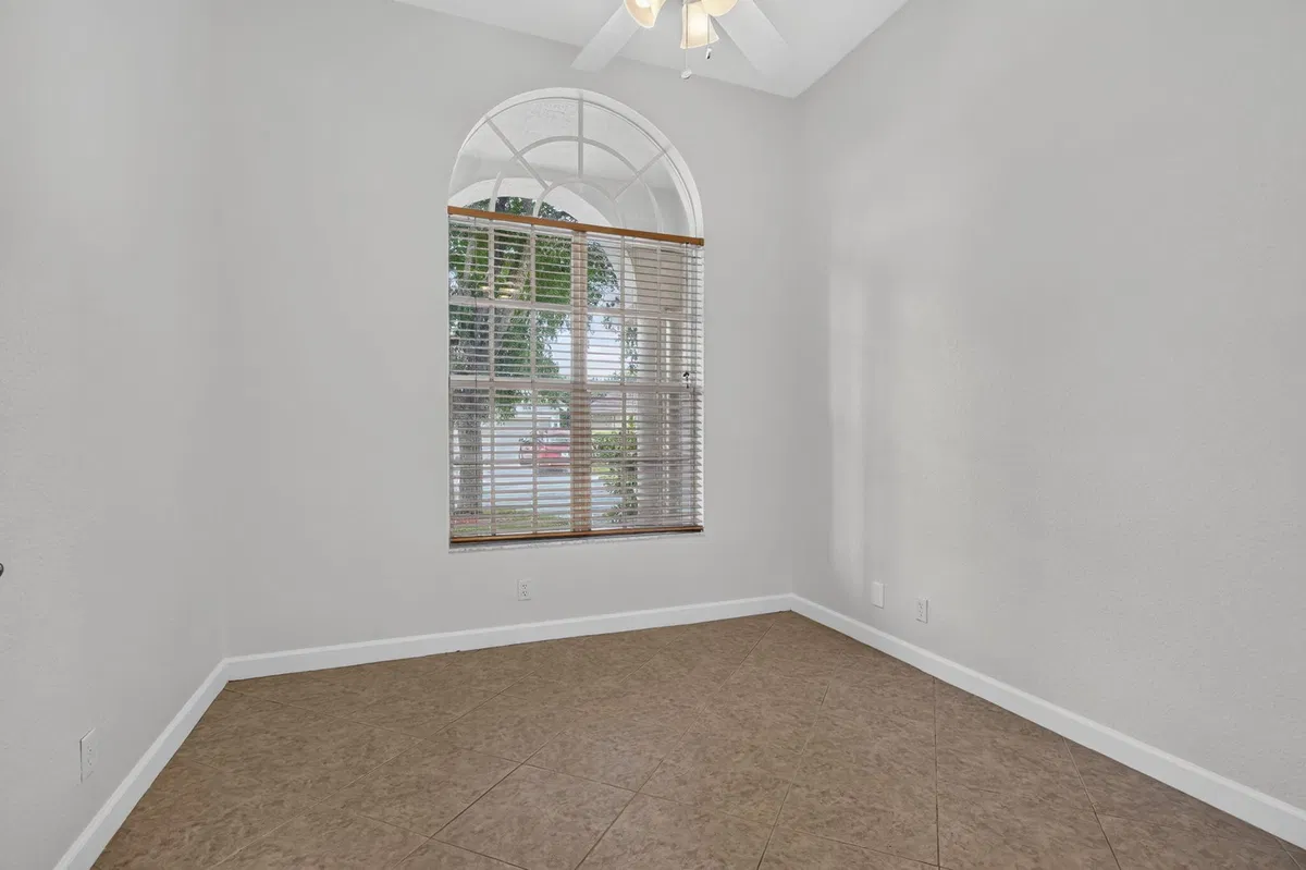  Residence photo 19