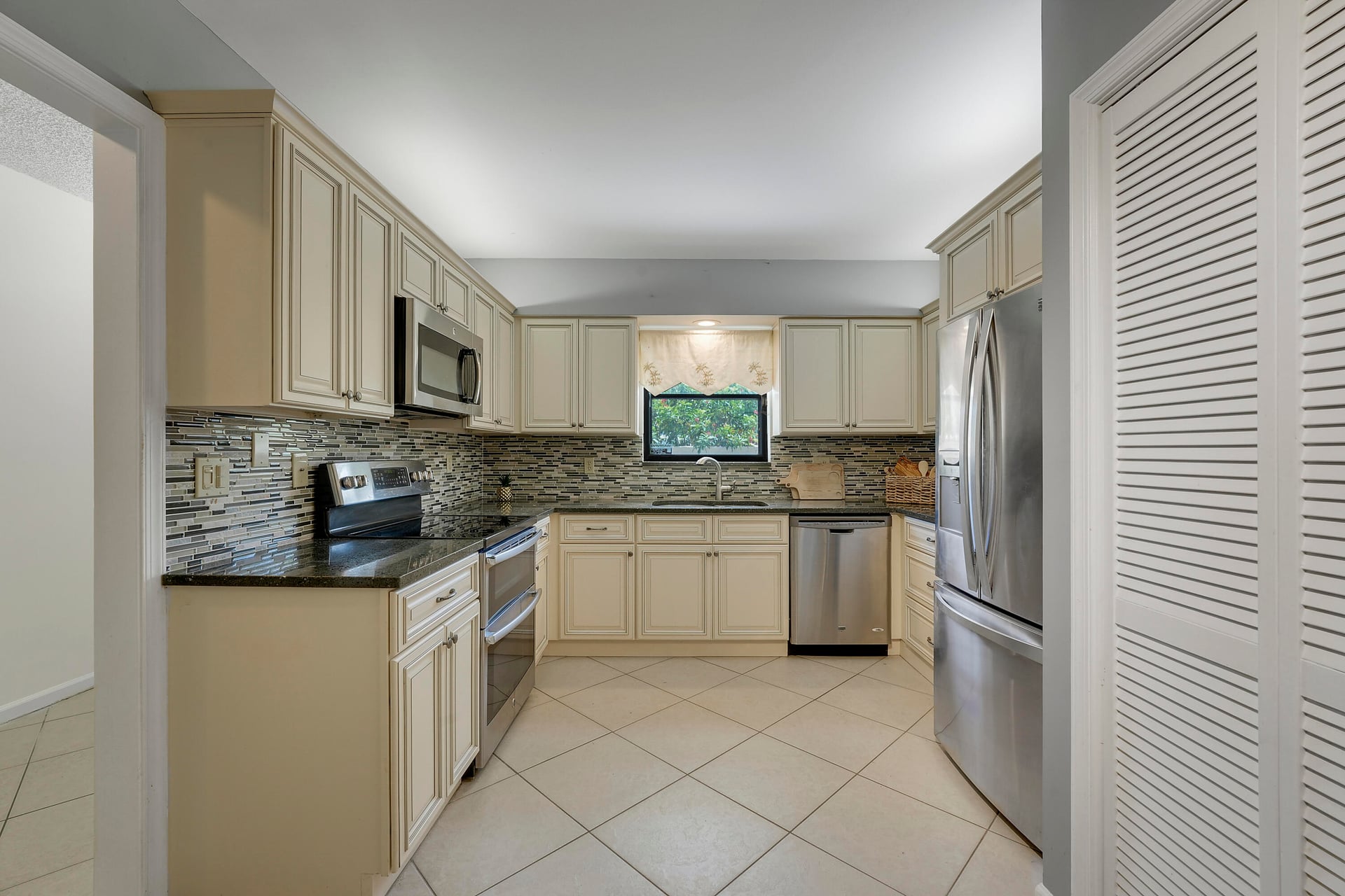  Unit 105J photo 7