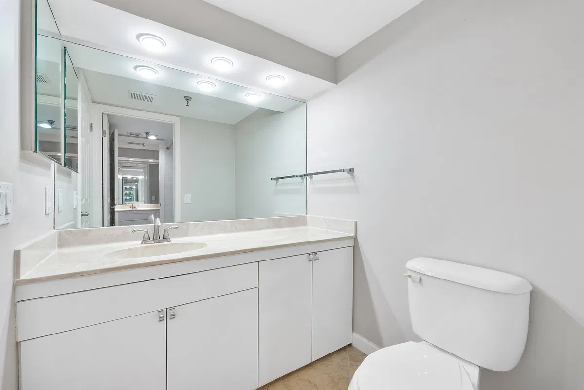  Unit 1143 photo 40