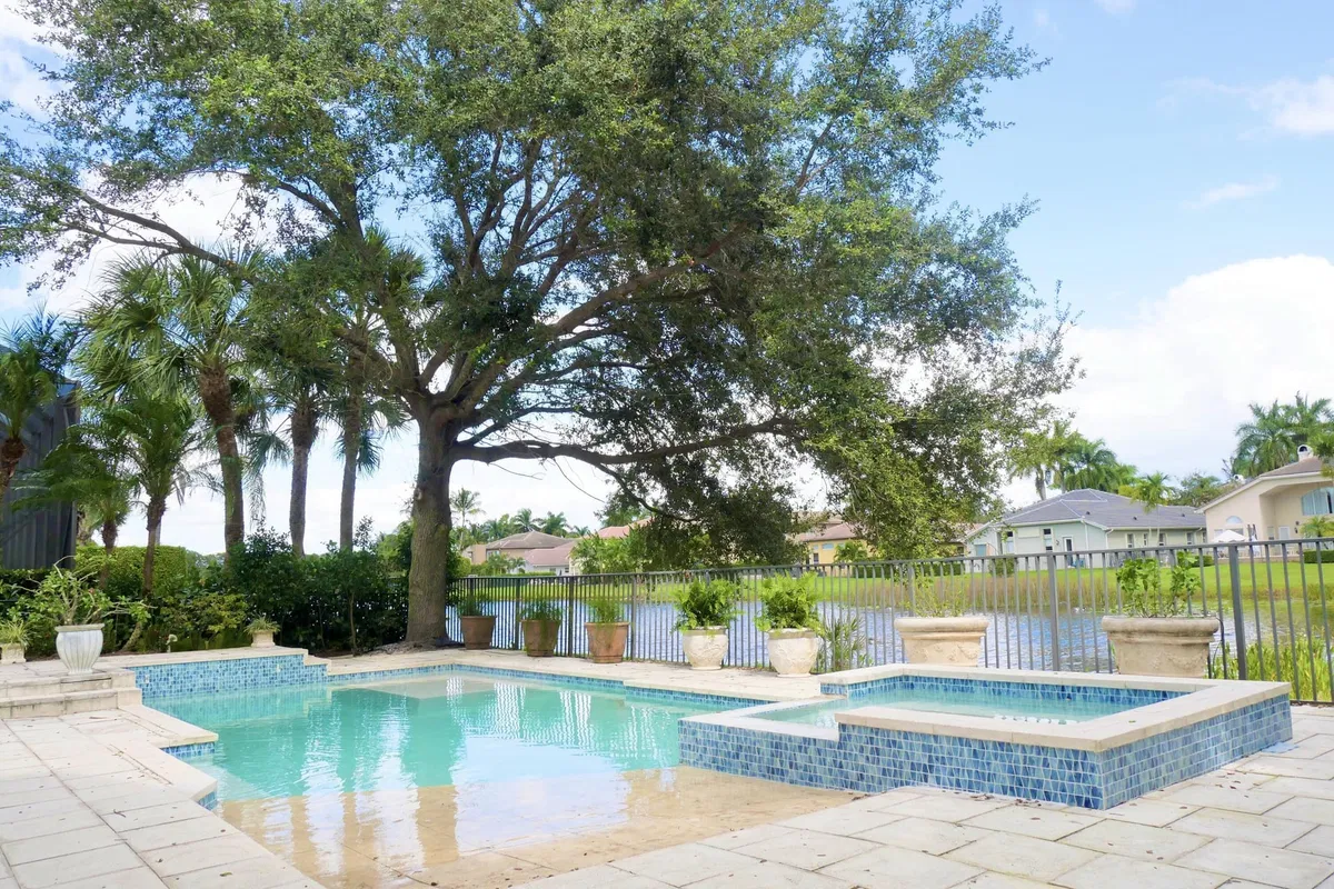 Saturnia Isles Residence photo 19