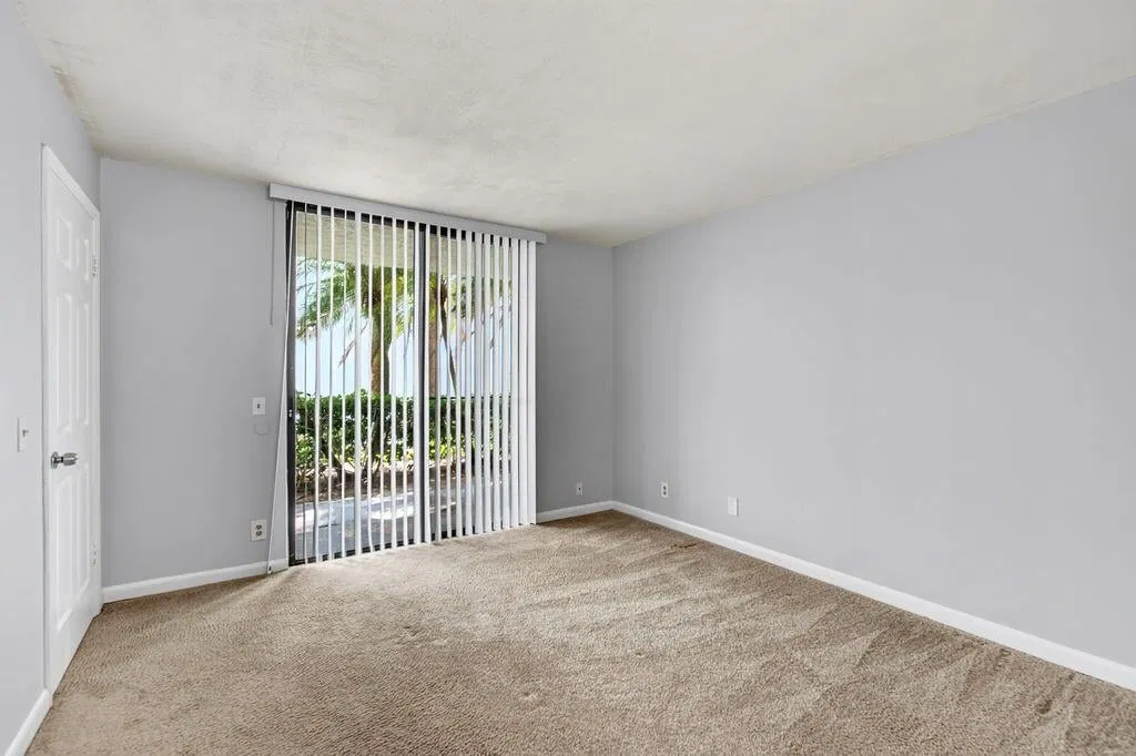  Unit 16 photo 10