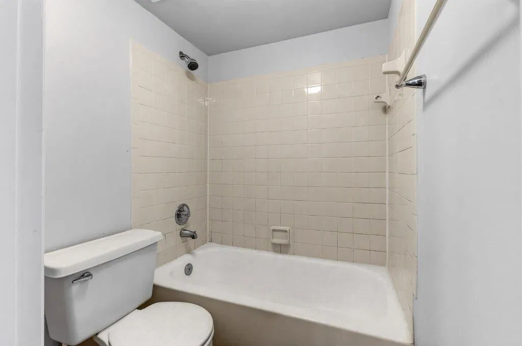  Unit 16 photo 13
