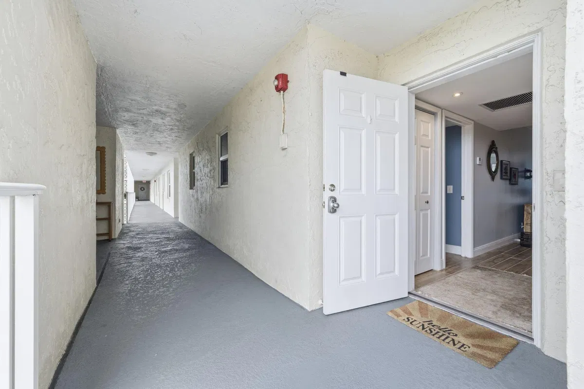  Unit 1403 photo 37