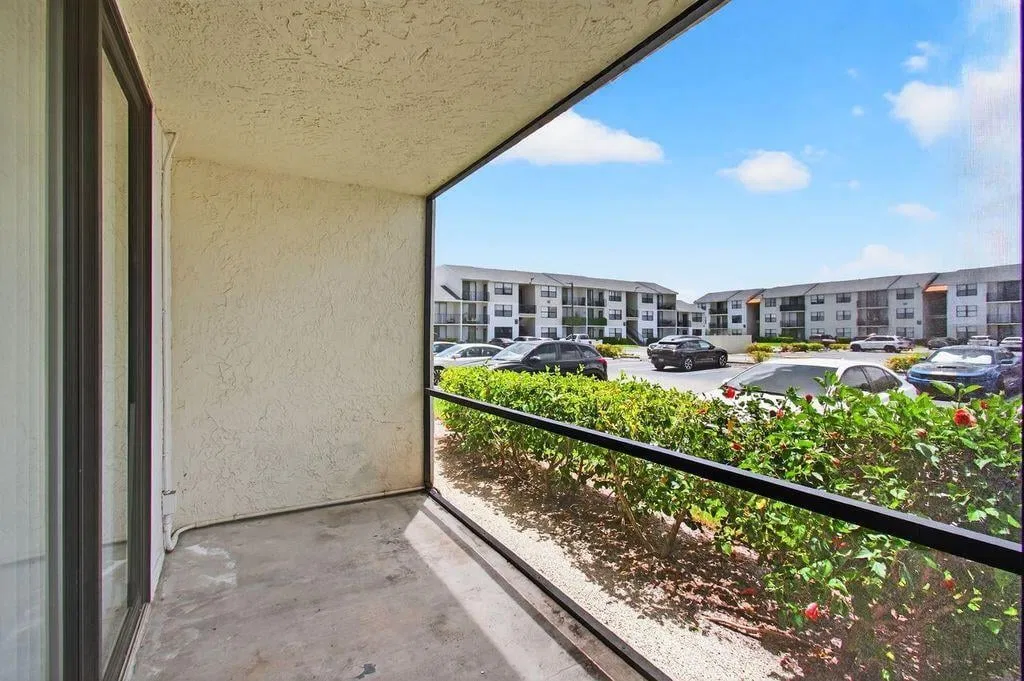  Unit 15 photo 10