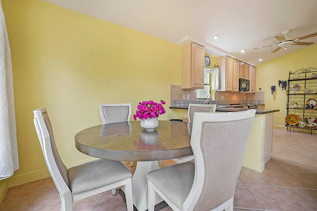  Residence photo 25
