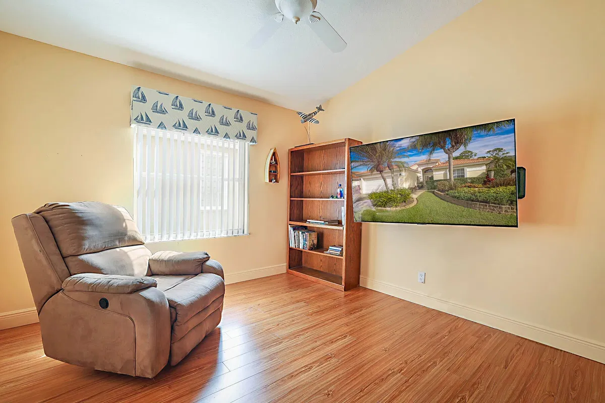  Residence photo 34