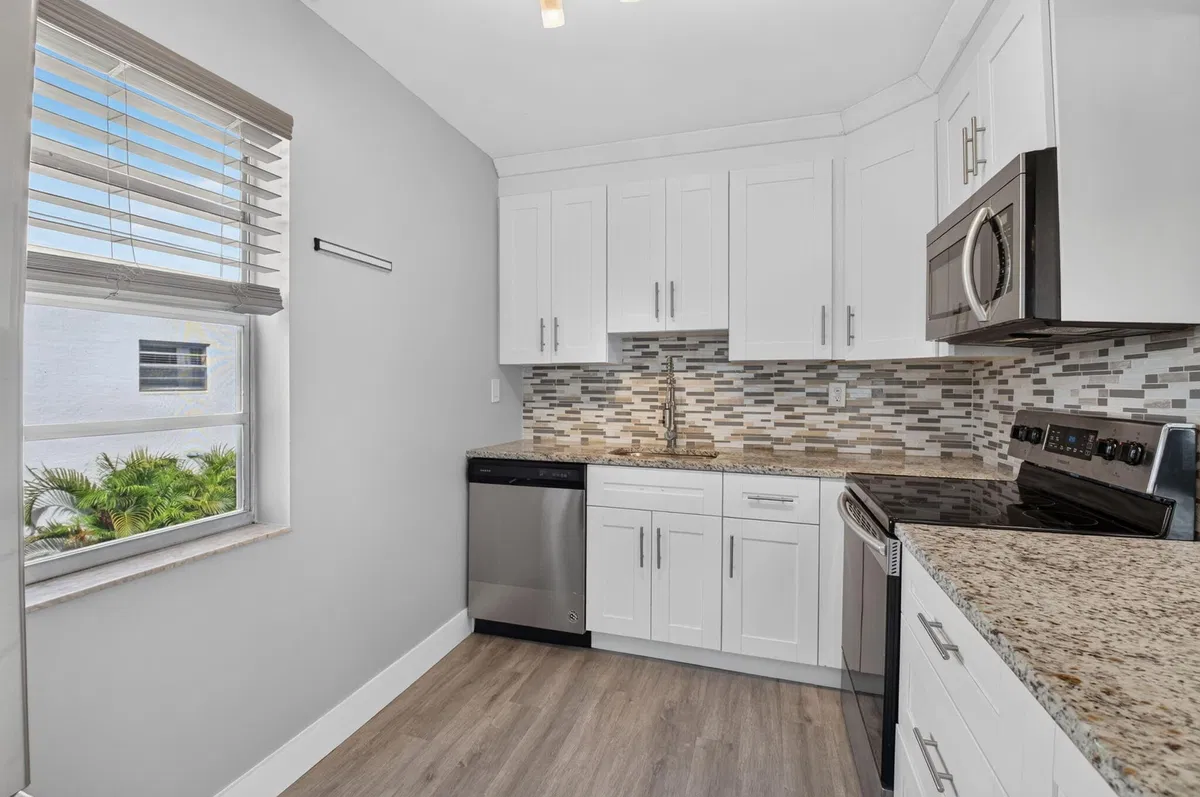  Residence photo 28