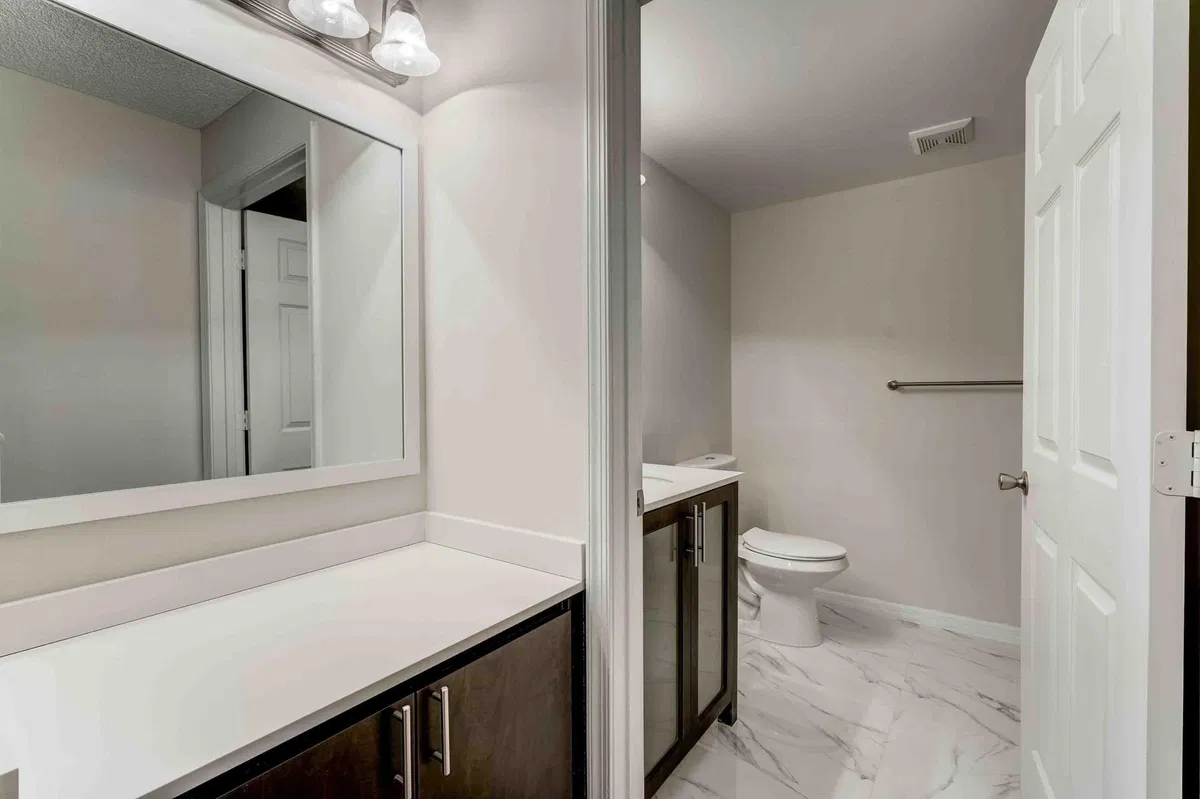  Unit B7 photo 19