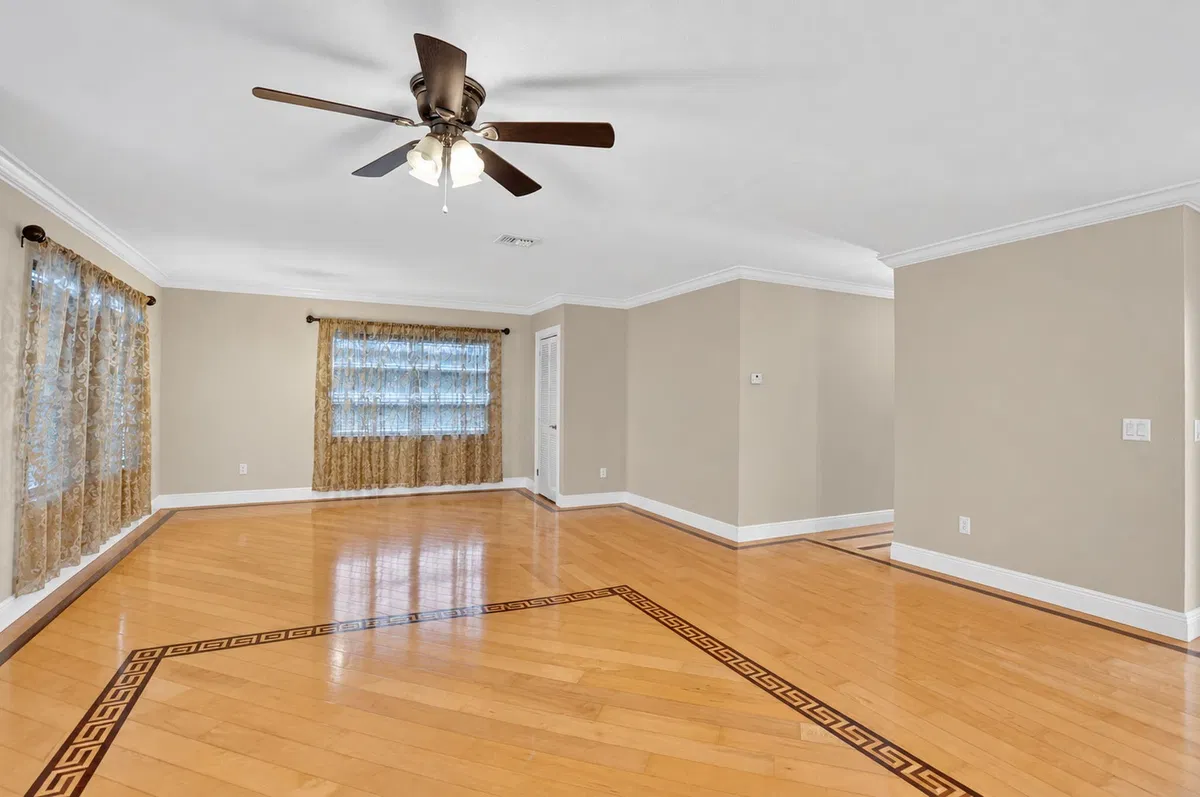  Residence photo 7