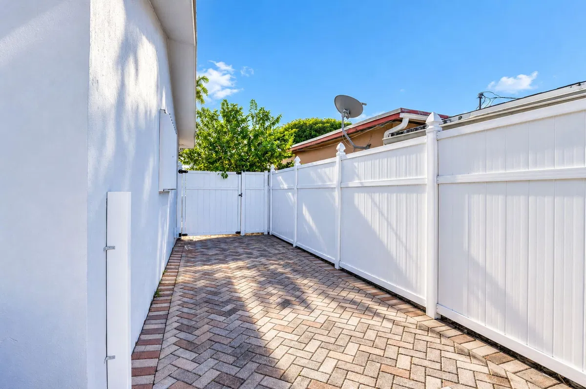  Residence photo 22