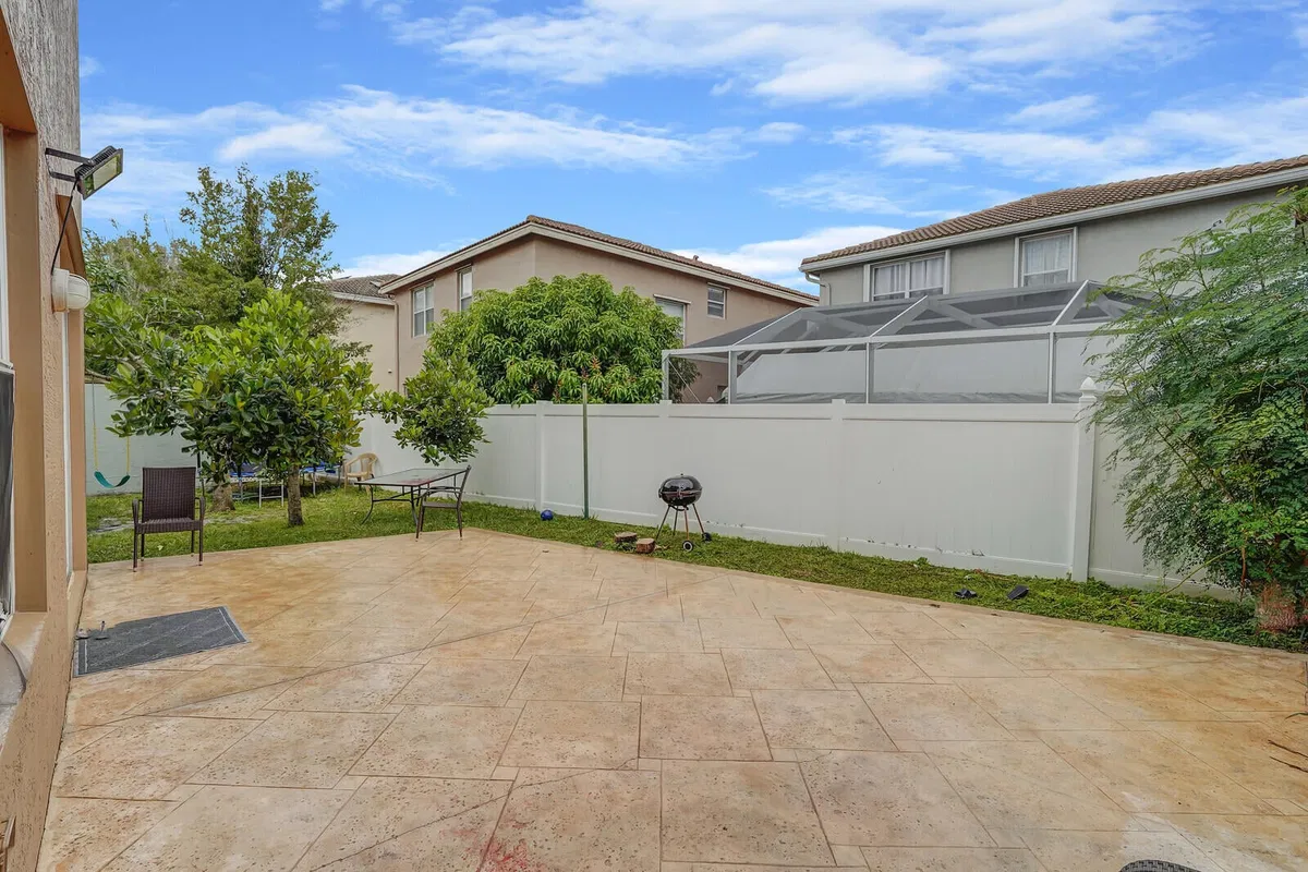  Residence photo 19