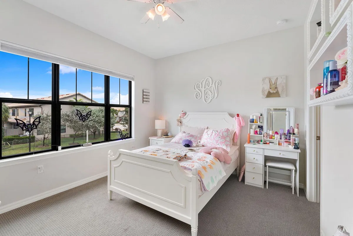  Residence photo 19