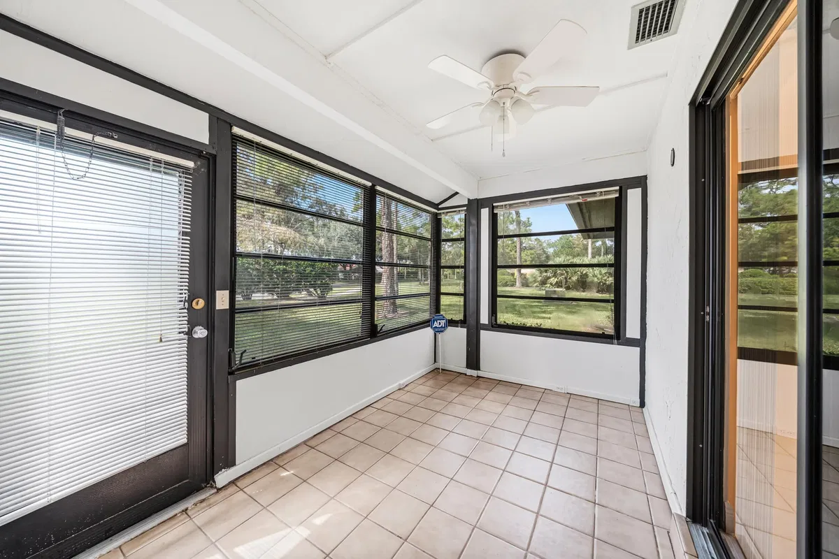  Residence photo 19