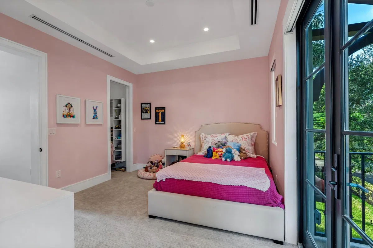  Residence photo 34